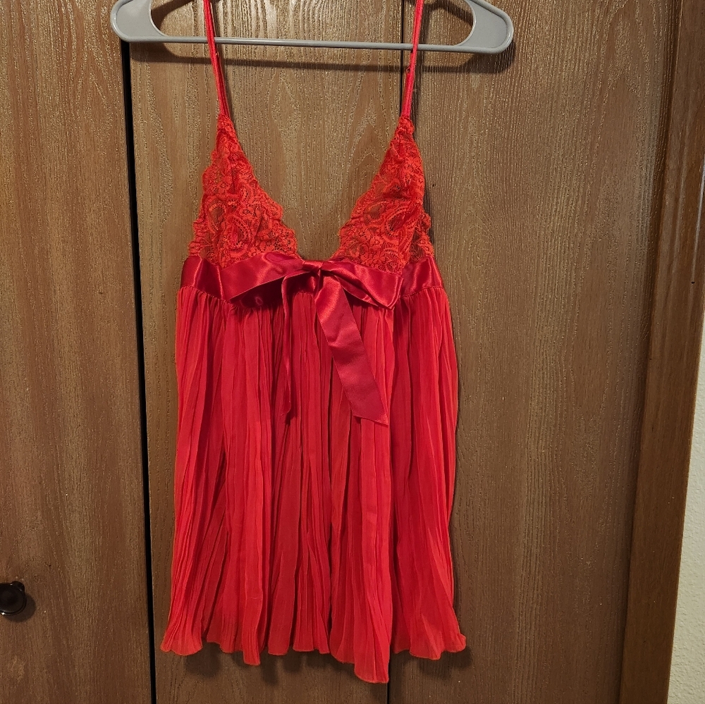 Victoria's Secret Sexy Babydoll Chemise Pleated Lingerie Sz Large Red Satin Bow